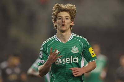 Newcastle herjer: Gordon med fire mål før pause