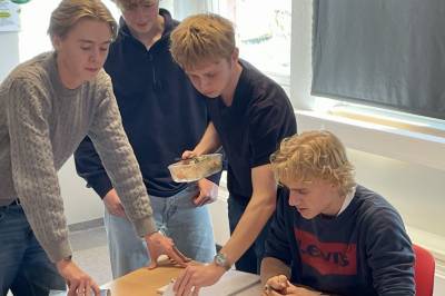 Elever på mattekurs: Jonas (16) klarte å knekke koden