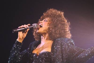 Vraket fra Cosby-show: Slik ble Whitney superstjerne