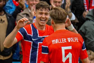 Jørgen Strand Larsen og Crystal Palace har på plass ny, fotball-genial trener!