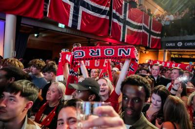 Gladmelding til fotballsupporterne under VM