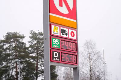 width=device-width, initial-scale=1, viewport-fit=cover