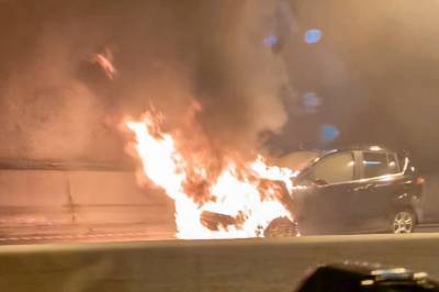 Bil i brann på E39 i Agder – tunnell stengt