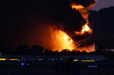 Minst tolv døde: Vinge tok fyr, motor falt av