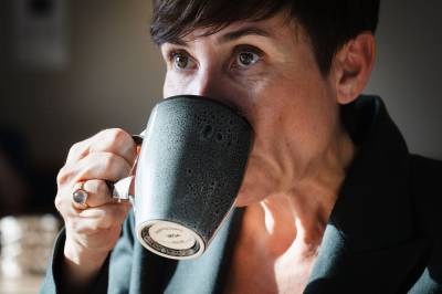 Lover lavere skatt, men vil ikke ta tannlegeregningen