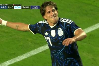 Giuliano Simeone scorer mot Honduras