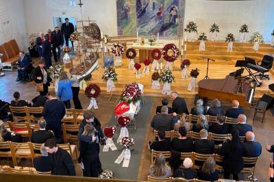 Simen Andersen gravlagt fra fullsatt kirke