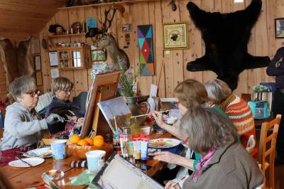 Her driv dei med innandørs utandørsmåling