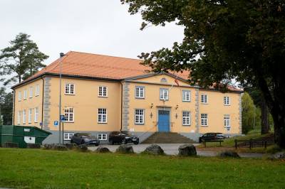 Turnhallen 100 år – i kontrast til offentlige bygg