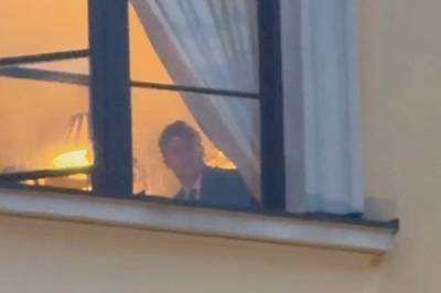 Dukket opp i vinduet på slottet