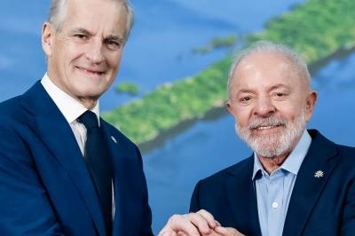 Støre vil låne 30 milliarder kroner til regnskogfond. Kalles «spekulasjon», «gambling», «magi» og «akrobatikk».
