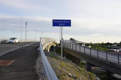 Den gamle Herøysundbrua rives ikke før til høsten