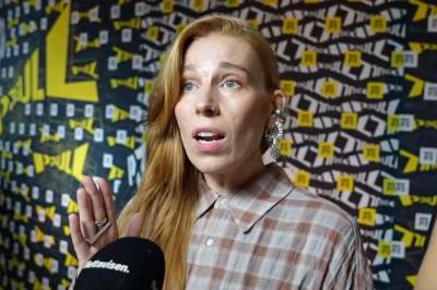 Artisten punget ut med en million ekstra