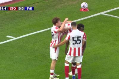 Gabriel Kelly med mål mot Everton