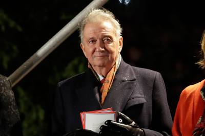 Flere medier: Riksadvokaten varslet FBI om unge kvinner ved Rød-Larsens tankesmie