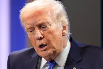 Trump hevder han sender sykehusskip til Grønland