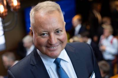 Oljetopp venter langvarig oljesjokk: – Det hjelper ikke med fred i Iran
