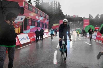 Vuelta-etappe stoppet: - Helvete brøt løs