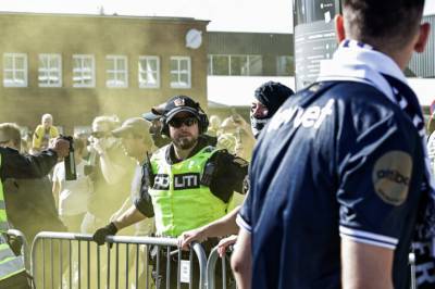 Raser etter tåregass: - Hårreisende