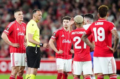 VAR-drama sørget for Forest-seier