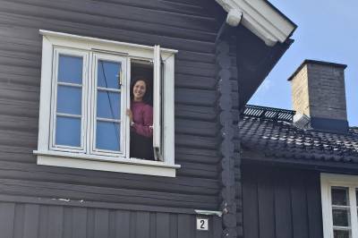 Boligmarkedet tvinger Kyläpeli-regissør sørover