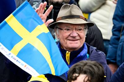 Svenskongen overrasker: – For et stup!