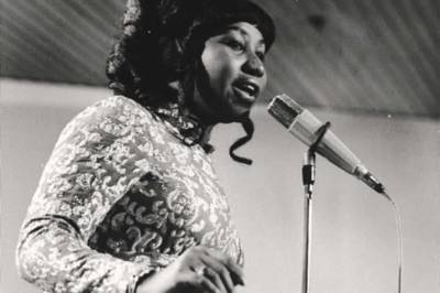 Aretha Franklin - Amazing Grace Roberta Flack - Now Playing