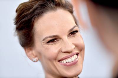 Hilary Swank (52) gravid med sitt tredje barn