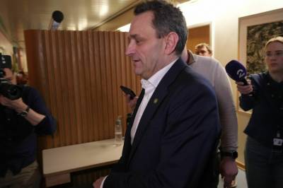 Brenna har kalt inn partilederne