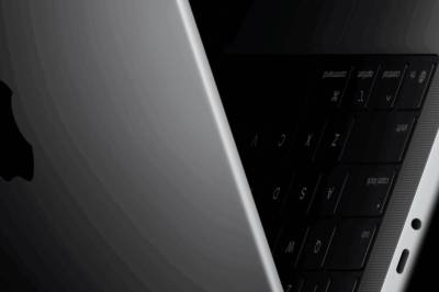 Det blir en «MacBook Ultra» til minst 25 000 kroner