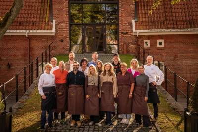 Dette er deltakerne i TV 2s nysatsing «Bakeskolen»
