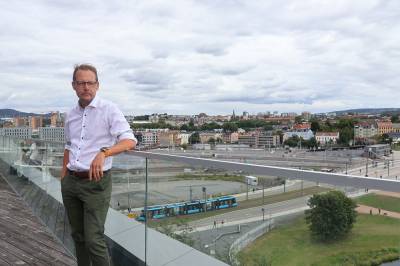 AI-eksperten skal bli filosof: – Blir viktigere
