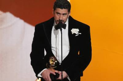 Bad Bunny: – ICE out