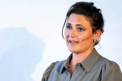 Flere kommuner bryter myndighetenes sikkerhetsanbefalinger for skolenettbrettene: - Foreldre kan nekte å ta det med hjem