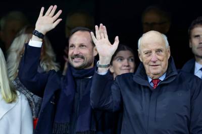 Hardt ut mot kong Harald