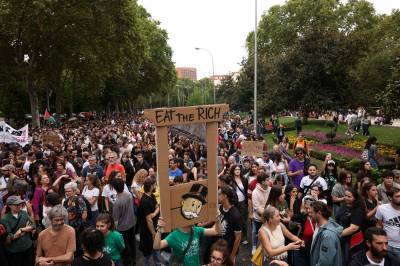 Massive protester mot boligkrisen i Spania