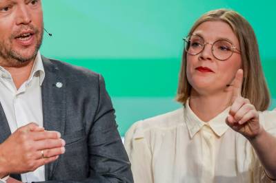Vedum bør se seg i speilet