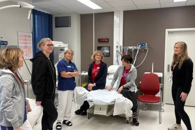 Sjokkerte jordmødre flyttes 14 mil - fikk beskjeden via media