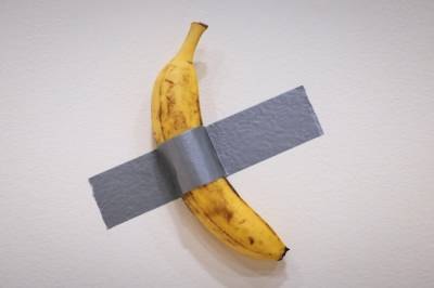 Banan på veggen solgt for millioner som kunstverk