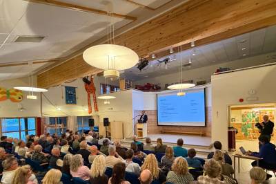 Mange møtte opp for folkemøte om datasenter i Gaupne