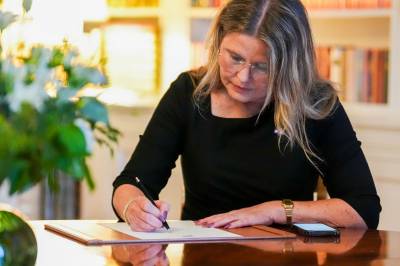 Kondolanseprotokoll for prinsesse Astrid åpnet på Slottet