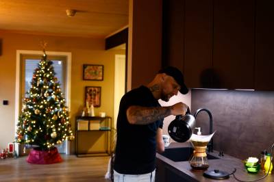 Flere ber om hjelp. For Christer tok festen slutt etter 13 år.