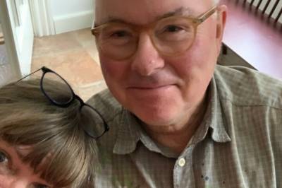 Anna og Jesper har funnet sin egen måte å få ekteskapet til å fungere på: - Mange undrer seg nok over dette