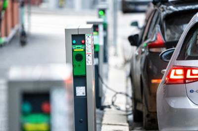 Nybilsalget i fjor: 100 prosent elbilandel i 107 kommuner