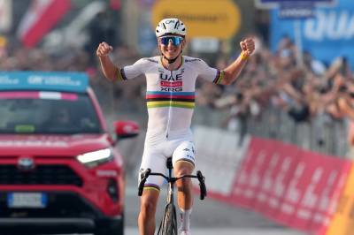 Pogacar med hattrick i Strade Bianche – ny soloseier