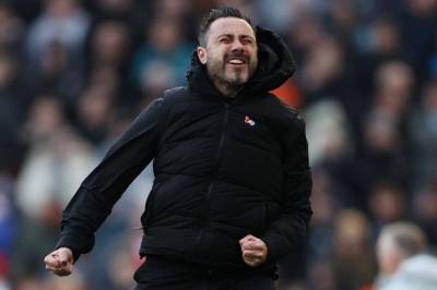 Tottenham kaster seg rundt for å overtale Roberto de Zerbi om å starte NÅ!