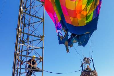 Luftballong krasjet i mobilmast