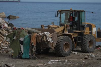 Ceuta: Bulldosere fjerner leir – migrantene sendes mot grensa