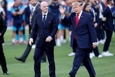 Enorm pipekonsert da Trump dukket opp