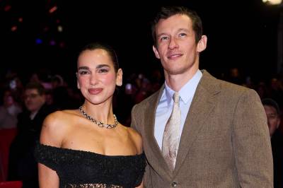 Medier: Dua Lipa og Callum Turner er gift